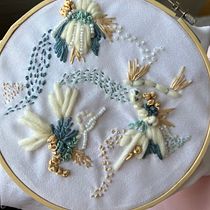 Mi Proyecto del curso: Bordado y personalización de accesorios. Accessor, Design, Jewelr, Design, Fashion Design, Embroider, and Textile Design project by yanara_mj - 04.04.2022
