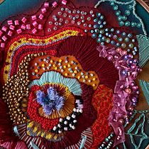 Mon projet du cours : Broderie créative : la révolution à base de points. Un projet de Créativité, Broderie , et Design textile de Christine Belin-Munier - 04.04.2022