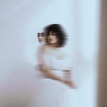 My project for course: Fine Art Self-Portrait Photography. Un proyecto de Fotografía, Post-producción fotográfica		, Retoque fotográfico, Fotografía de retrato, Fotografía de estudio, Fotografía artística, Fotomontaje y Autorretrato Fotográfico de Kriti - 04.04.2022
