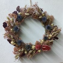 Il mio progetto del corso: Creazione di una ghirlanda con fiori secchi. Design, Design de interiores, Paisagismo, DIY, Design floral e vegetal, e Design têxtil projeto de Barbara Casadei - 08.04.2022