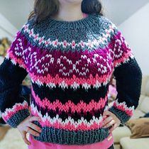 Meu projeto do curso: Design e tricô com a técnica jacquard. Accessor, Design, Fiber Arts, Knitting, and Textile Design project by Leticia Eduarda da Silva - 04.13.2022