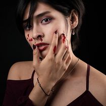 Mi Proyecto del curso: Autorretrato fotográfico conceptual; Este curso me enseñó bastante y me dio perspectiva . Photograph, Post-production, Photo Retouching, Portrait Photograph, Studio Photograph, Fine-Art Photograph, Photomontage, Self-Portrait Photograph, and Photograph project by Gael Perez - 04.12.2022