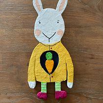 Mein Kursprojekt: Pappmaschee für Anfänger: Bunte Figuren selber machen. Character Design, To, Design, Art To, and s project by Miriam Schierholz - 04.15.2022