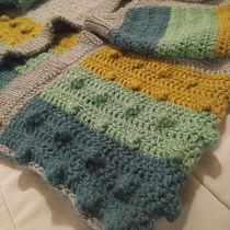 Mi primer Top-down: prendas a crochet de una sola pieza. Un progetto di Fashion design, Fiber Art, DIY, Uncinetto e Textile Design di Agustina Guzman - 16.04.2022