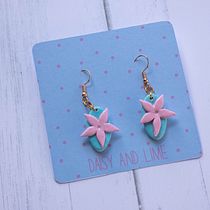 Meu projeto do curso: Design de bijuteria com polymer clay para iniciantes . Un progetto di Design di accessori, Artigianato, Design di gioielli e DIY di Daniela Fonseca - 16.04.2022