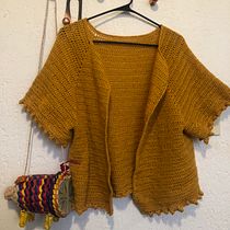Mi Proyecto del curso:  Top-down: prendas a crochet de una sola pieza. Un progetto di Fashion design, Fiber Art, DIY, Uncinetto e Textile Design di Diana Sánchez Quiroga - 22.04.2022