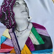 Io e Frida. Photograph, Collage, Paper Craft, Printing, Embroider, DIY, and Textile Design project by Giosiana Giuliani - 04.24.2022