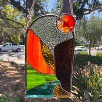 My project for course: Contemporary Stained Glass Design - Paria Canyon. Een project van Ontwerp van accessoires, Interieurontwerp,  Interieurdecoratie y DIY van sarahmcminimy - 12.04.2022