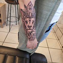 Mein Kursprojekt: Tätowiertechniken: Blackwork und Fineline. Un progetto di Design di tatuaggi di Silvia Verhamme - 27.04.2022