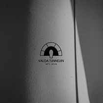 My project for course: Brand Identity Design: Expressing Visual Meaning. Un projet de Design , Direction artistique, Br, ing et identité, Design graphique , et Création de logos de Anastasia Vorona - 25.04.2022