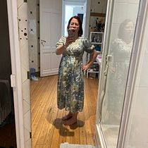 My project for course: Sewing Machine 101: Make Your First Dress. Un progetto di Fashion design, Cucito, DIY, Modellistica e confezione sartoriale di Darlene Levesque - 03.05.2022