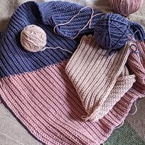 My project for course: Creating Garments Using Crochet. Design de moda, Tecido, DIY, Crochê, e Design têxtil projeto de A Datta - 07.05.2022