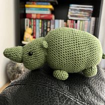Peppermint Rhino. Un projet de Artisanat, Conception de jouets, Art textile, DIY, Crochet , et Amigurumi de Maria Proudley - 22.03.2022
