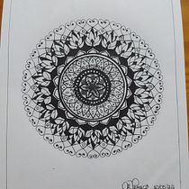 Meu projeto do curso: A arte de desenhar mandalas: crie padrões geométricos. Drawing & Ink Illustration project by Giselle Perez Salvador - 05.10.2022