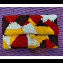 My project for course: Punch Needle Techniques for Custom Accessories. Un progetto di Artigianato, Ricamo, Fiber Art, DIY, Punch needle e Textile Design di Maalvika Bhatia - 13.05.2022