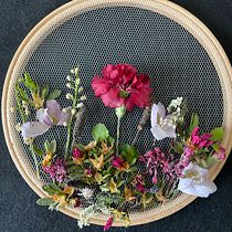 My project for course: Tulle Embroidery with Natural Flowers and Plants. Bordado, Design floral e vegetal, e Design têxtil projeto de workemail_joanne - 16.05.2022