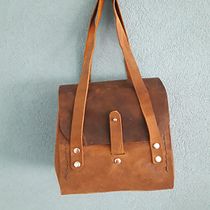 Mi proyecto del curso: Creación de bolsos de cuero artesanales para principiantes. Design, Accessor, Design, Arts, Crafts, and Sewing project by apa03 - 05.18.2022