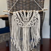 My project for course: Macramé: Basic and Complex Knots. Een project van Ontwerp van accessoires, Interieurontwerp,  Interieurdecoratie, Textiel, Macramé y Textielontwerp van Ary Rose - 19.05.2022
