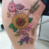 My project for course: Artistic Tattoos in Full Color. Een project van Traditionele illustratie,  Tekening, Digitale illustratie,  Tatoeageontwerp y Digitale tekening van Miryana Gencheva - 21.05.2022