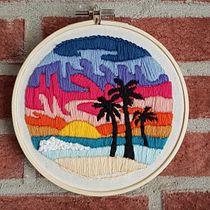 My project for course: Abstract Color and Design for Embroidery. Artesanato, Bordado, e Tecido projeto de daisychains - 21.05.2022