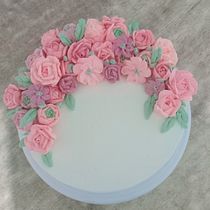 Mi proyecto del curso: Flores de crema de mantequilla para cake design. Design, and DIY project by Alejandro Gonzlez - 05.20.2022