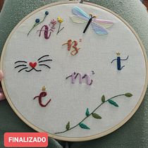 Meu projeto do curso: Técnicas básicas para bordado de letras. Un projet de Broderie , et Design textile de Bruna Carvalho - 22.05.2022