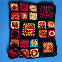 Mein Kursprojekt: Granny-Squares: Häkle deinen Pullover. Fashion Design, Fiber Arts, DIY, Crochet, and Textile Design project by julia.moest - 04.13.2022