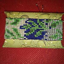 Bracelete em tear de missangas. Arts, Crafts, Jewelr, Design, and Fiber Arts project by Sofia Cerri - 05.24.2022