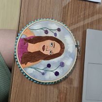 Meu projeto do curso: Criação de retratos bordados com aquarela. Un progetto di Pittura, Pittura ad acquerello, Ricamo e Textile Design di Bruna Carvalho - 23.05.2022