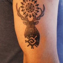 Meu projeto do curso: Técnicas de tatuagem blackwork com fine line. Un progetto di Design di tatuaggi di Flora Zegaib - 27.05.2022