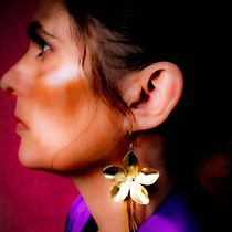 My project for course: Conceptual Self-Portrait Photography. Photograph, Post-production, Photo Retouching, Portrait Photograph, Studio Photograph, Fine-Art Photograph, Photomontage, and Self-Portrait Photograph project by STEFANNIE CAISSE - 05.30.2022
