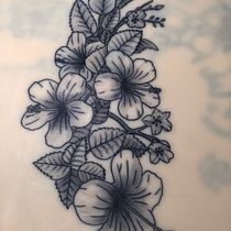 Flores de hibisco con almendro, proyecto para el curso tatuaje botánico con puntillismo. Ilustração tradicional, Desenho de tatuagens e Ilustração botânica projeto de Luis Garrido Donoso - 03.06.2022