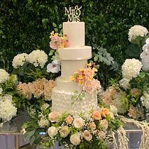 Mi proyecto del curso: Flores de azúcar para cake design. Un progetto di Design e DIY di Katherine Vieto - 08.06.2022