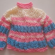 Mi proyecto del curso: Introducción al tejido de punto de prendas oversize. Accessor, Design, Fashion Design, Fiber Arts, and Knitting project by Leslie Guzman - 06.12.2022