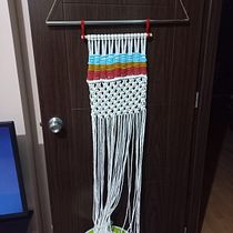 Mi proyecto del curso: Introducción al macramé: creación de un tapiz decorativo Ein Projekt aus dem Bereich Erweiterungsentwicklung, H, werk, Innendesign, Dekoration von Innenräumen, Weben, Makramee und Textildesign von Dafne Zapata - 13.06.2022