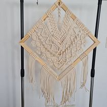 Meu projeto do curso: Introdução à tapeçaria em macramê. Un progetto di Design di accessori, Artigianato, Fiber Art, Macramè e Textile Design di mariah_lima - 14.06.2022