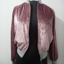 Mi proyecto del curso: Corte y confección de una cazadora bomber desde cero. Fashion Design, Sewing, Patternmaking, and Dressmaking project by Alba Liliana Rincon Bohorquez - 06.15.2022