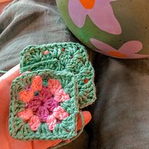 My project for course: Granny Square Crochet: Make Your Own Sweater. Fashion Design, Fiber Arts, DIY, Crochet, and Textile Design project by lauramtindall19 - 06.16.2022