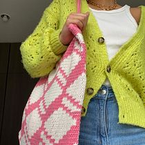 Mi proyecto del curso: Diseño de patrones en crochet: encuentra tu propio estilo. Un progetto di Design di accessori, Pattern design, Fiber Art, DIY, Uncinetto e Textile Design di Paola Hernandez - 18.06.2022