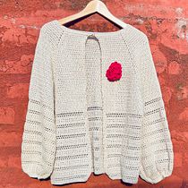 Mi proyecto del curso:  Top-down: prendas a crochet de una sola pieza. Un progetto di Fashion design, Fiber Art, DIY, Uncinetto e Textile Design di Gabriela Riquelme Rodriguez - 24.06.2022