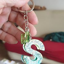 Il mio progetto del corso: Design di gioielleria in resina. Design de acessórios, Artesanato, Design de joias, e DIY projeto de Maddalena Saltalamacchia - 15.06.2022
