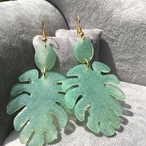 Meu projeto do curso: Design de joalheria com resina. Design de acessórios, Artesanato, Design de joias, e DIY projeto de thaismacenauerova - 25.06.2022