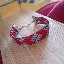 Pulsera en mostacillas. Accessor, Design, Arts, Crafts, Jewelr, Design, and Fiber Arts project by Karen Dayana Cabrera Flórez - 06.25.2022