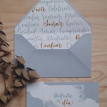 Mi proyecto del curso: Lettering en pequeño formato. Een project van Traditionele illustratie,  Belettering,  H y lettering van Leticia González Lopez - 26.06.2022