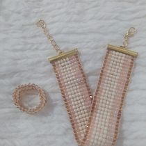 Meu projeto do curso: Design de bijuteria: crie patterns elegantes com miçangas. Accessor, Design, Arts, Crafts, Jewelr, Design, and Fiber Arts project by Simone Semchechen - 06.27.2022