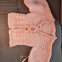 My project for course: Crochet: Design and Stitch Romantic Garments. Design de moda, Tecido, DIY, Crochê, e Design têxtil projeto de reka.ratfai - 28.06.2022