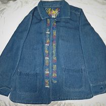 Mi proyecto del curso: Bordado: reparación de prendas REFORMA SACO DE MEZCLILLA BORDADO. Een project van Borduurwerk, Naaiwerk, DIY, Upc, cling y Textielontwerp van humpae12 - 28.06.2022