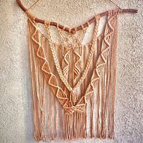 Mi proyecto del curso: Introducción al tapiz de macramé. Un progetto di Design di accessori, Artigianato, Fiber Art, Macramè e Textile Design di Yocelyn Bugueño Patiño - 28.06.2022