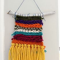 Meu projeto do curso: Introdução à tapeçaria em tear manual. Accessor, Design, Decoration, Fiber Arts, Weaving, and Textile Design project by Raíssa Mitidieri - 07.05.2022