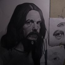 Meu projeto do curso: Retrato realista com lápis grafite. Traditional illustration, Fine Arts, Sketching, Pencil Drawing, Drawing, Portrait Drawing, Realistic Drawing, Artistic Drawing, and Figure Drawing project by Eduardo Mingote - 07.06.2022
